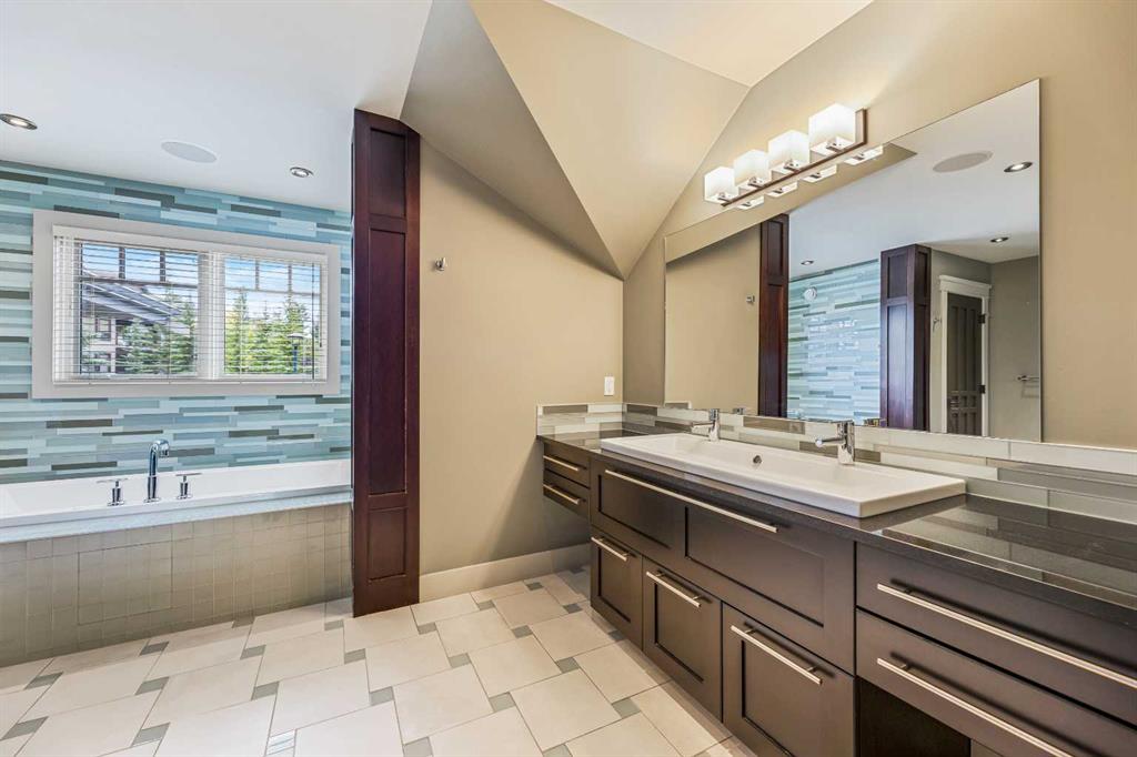 34 Spring Valley Place SW
