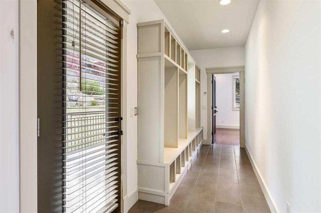 34 Spring Valley Place SW