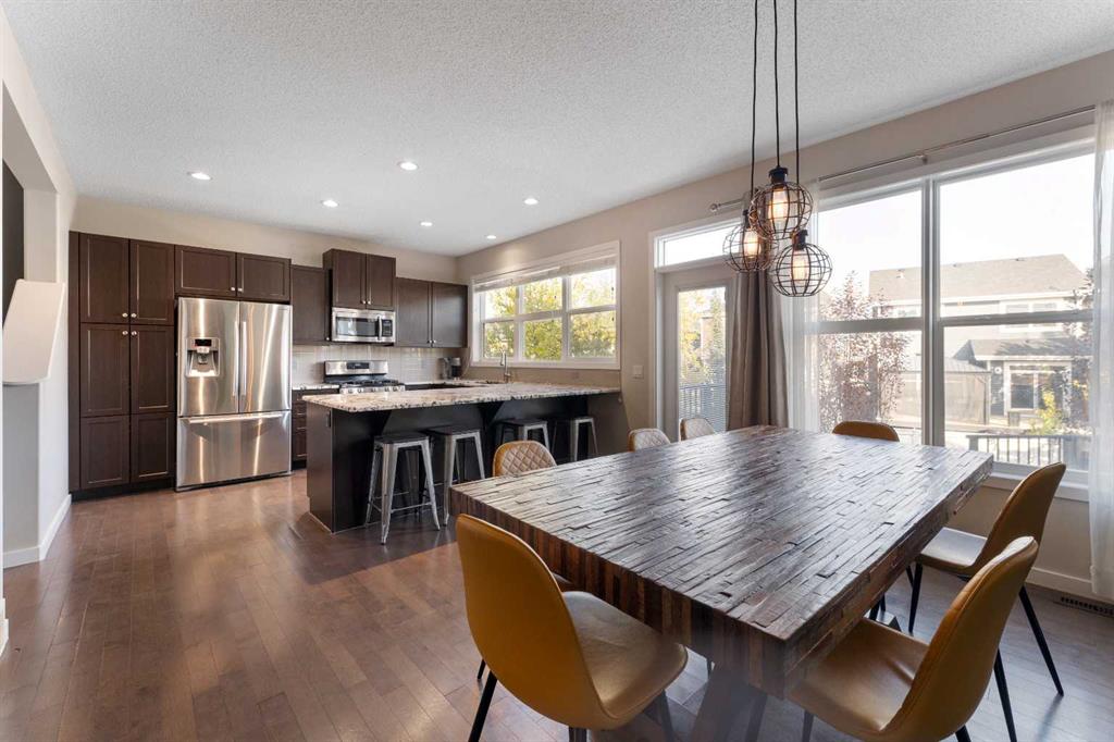242 River Heights Green