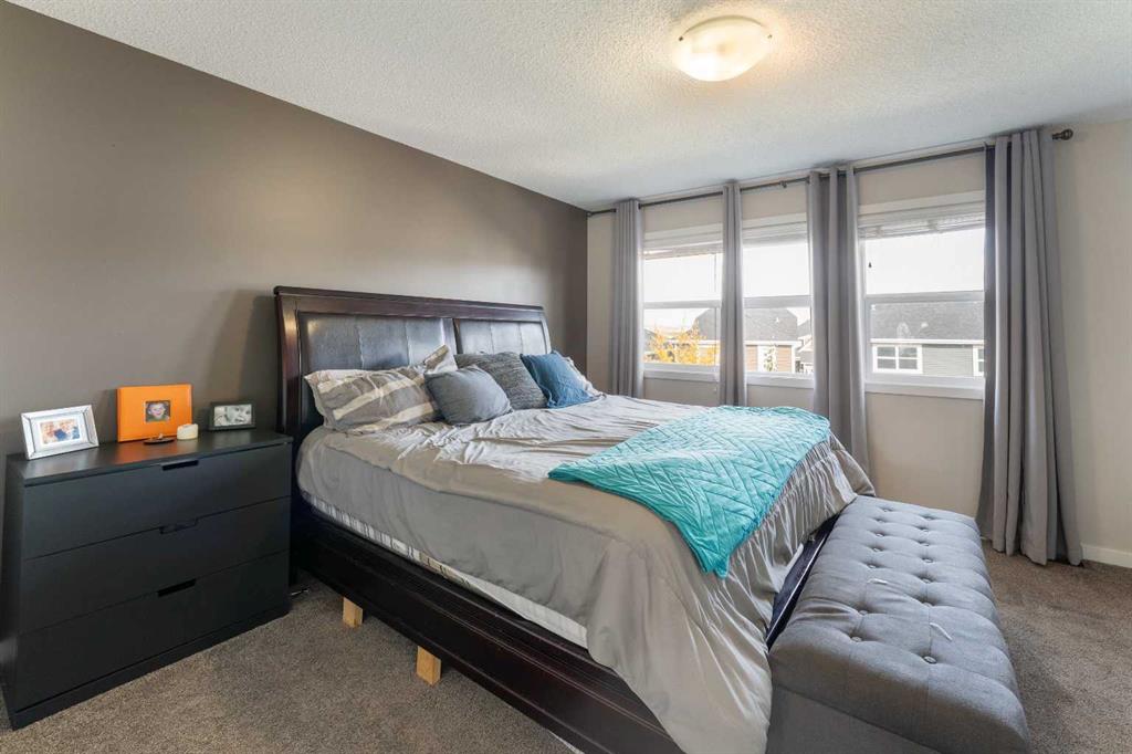 242 River Heights Green