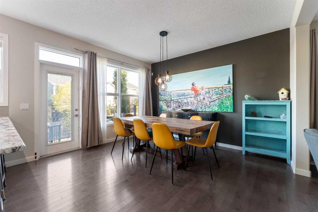 242 River Heights Green