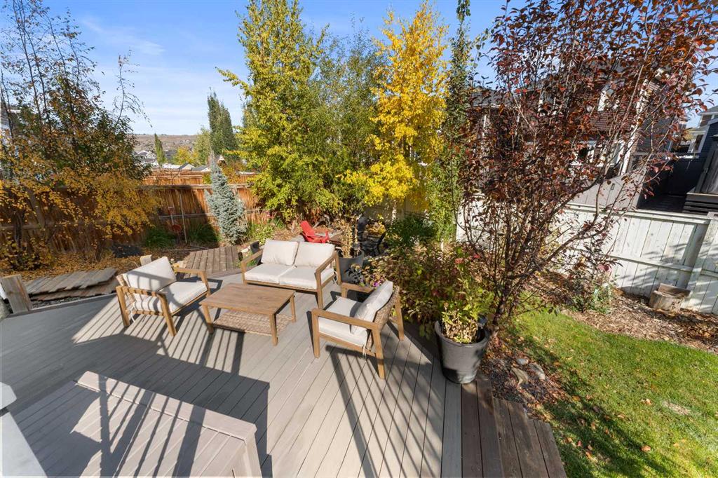 242 River Heights Green