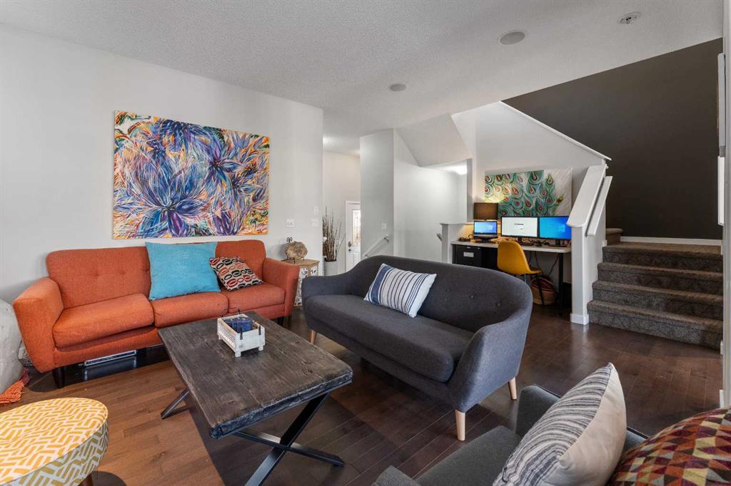242 River Heights Green