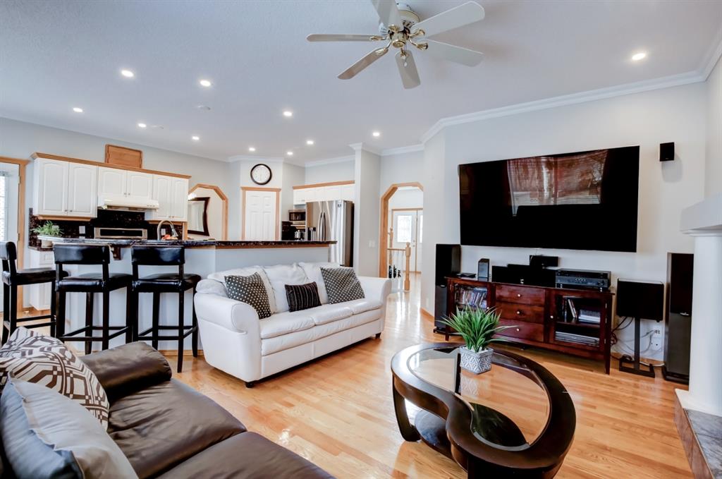 38 Douglasdale Point SE
