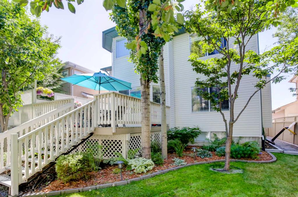 38 Douglasdale Point SE