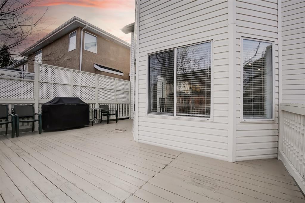 38 Douglasdale Point SE