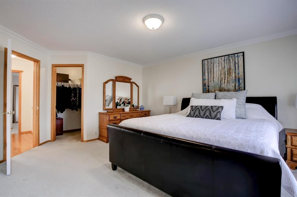 38 Douglasdale Point SE