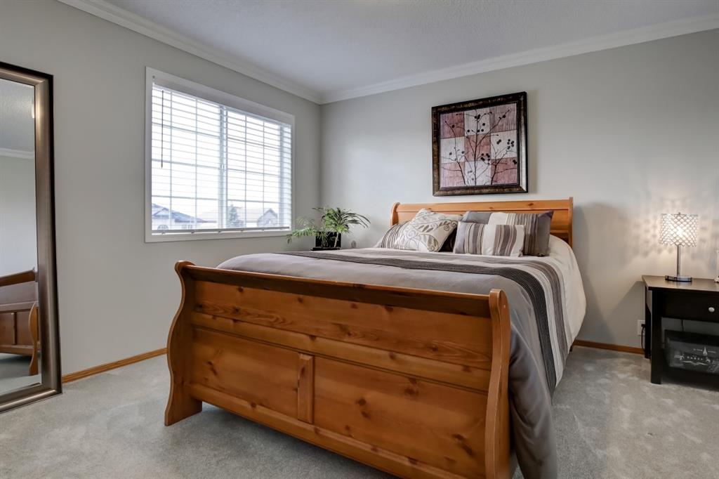 38 Douglasdale Point SE