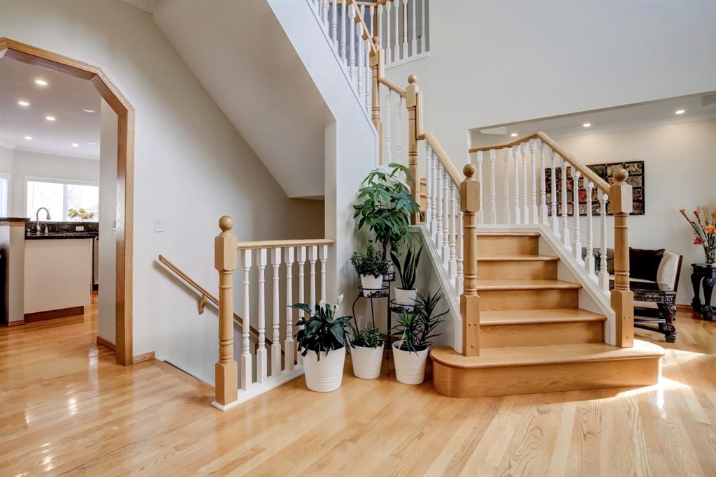 38 Douglasdale Point SE