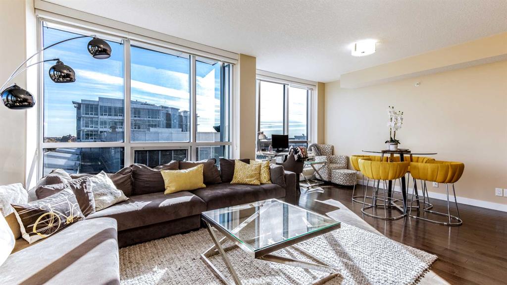 16 Varsity Estates Circle NW, #1002