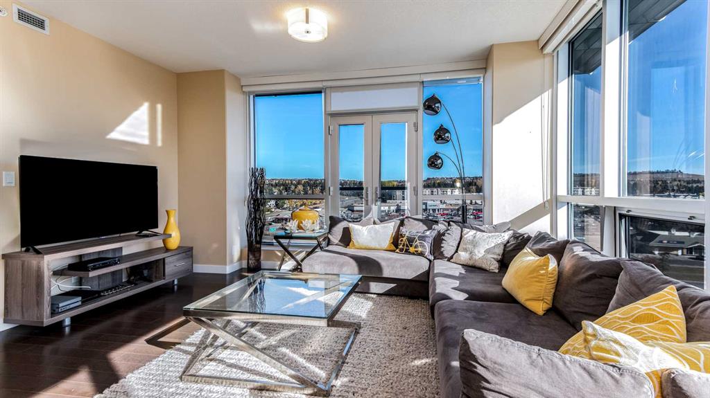 16 Varsity Estates Circle NW, #1002