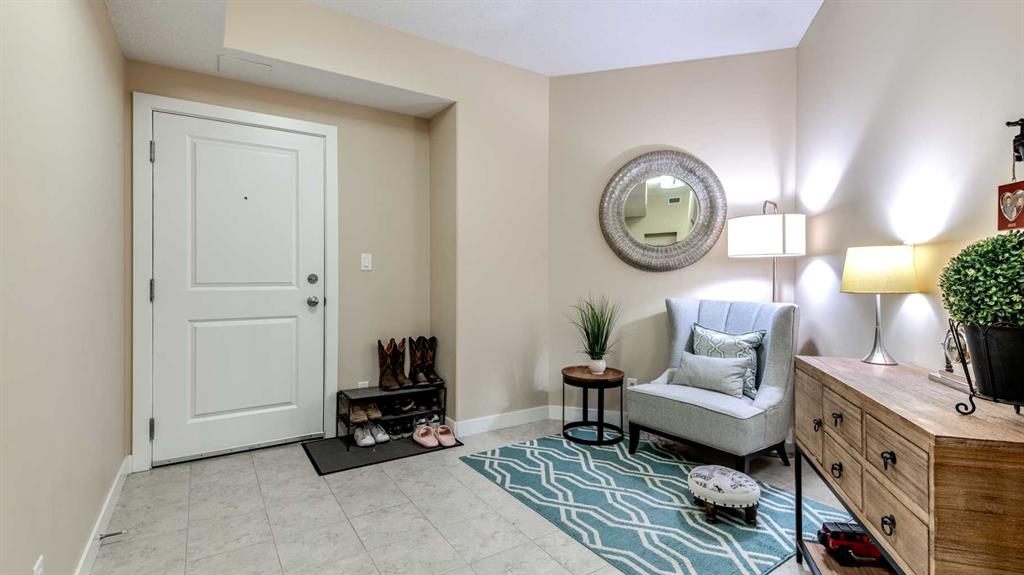 16 Varsity Estates Circle NW, #1002