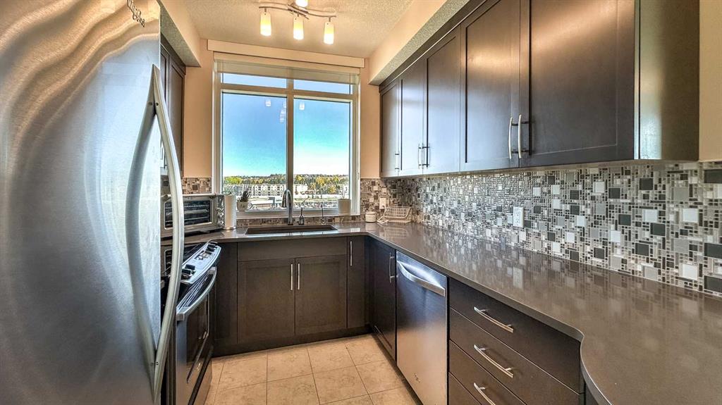 16 Varsity Estates Circle NW, #1002