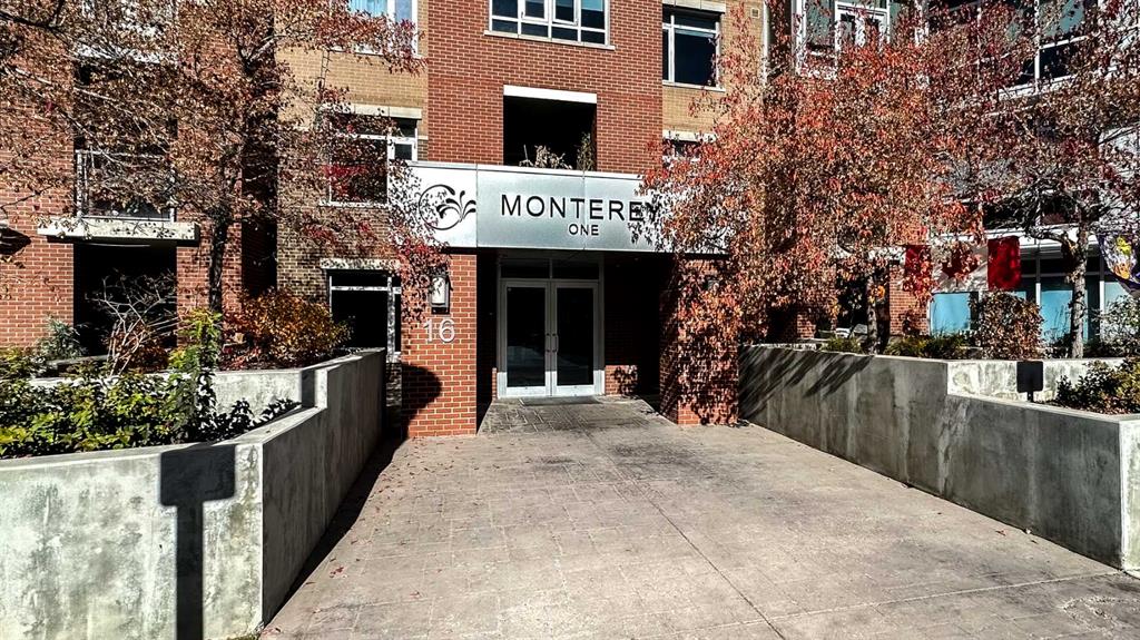 16 Varsity Estates Circle NW, #1002