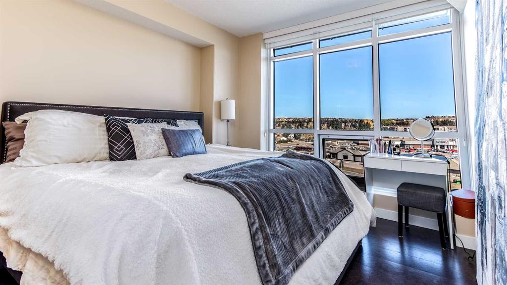 16 Varsity Estates Circle NW, #1002