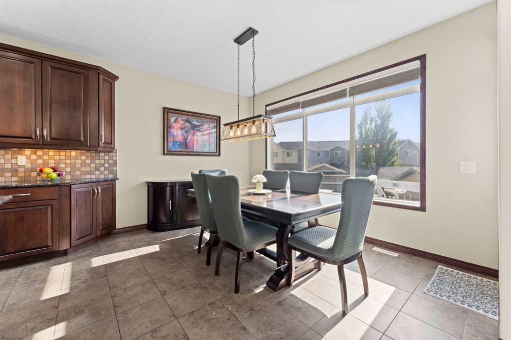 125 Kingsland Court SE
