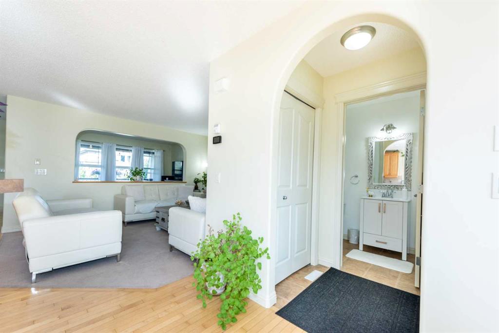 258 PRESTWICK Close