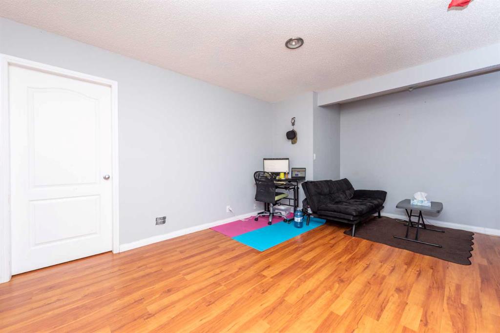 219 Coville Close NE
