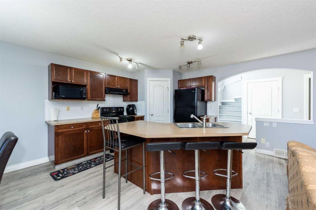 219 Coville Close NE