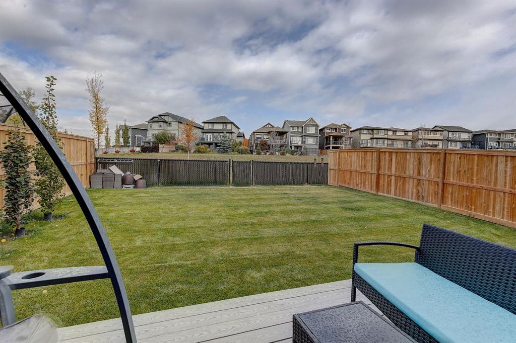 20 Hillcrest Avenue SW