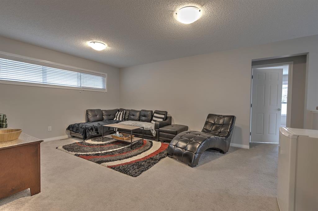 20 Hillcrest Avenue SW
