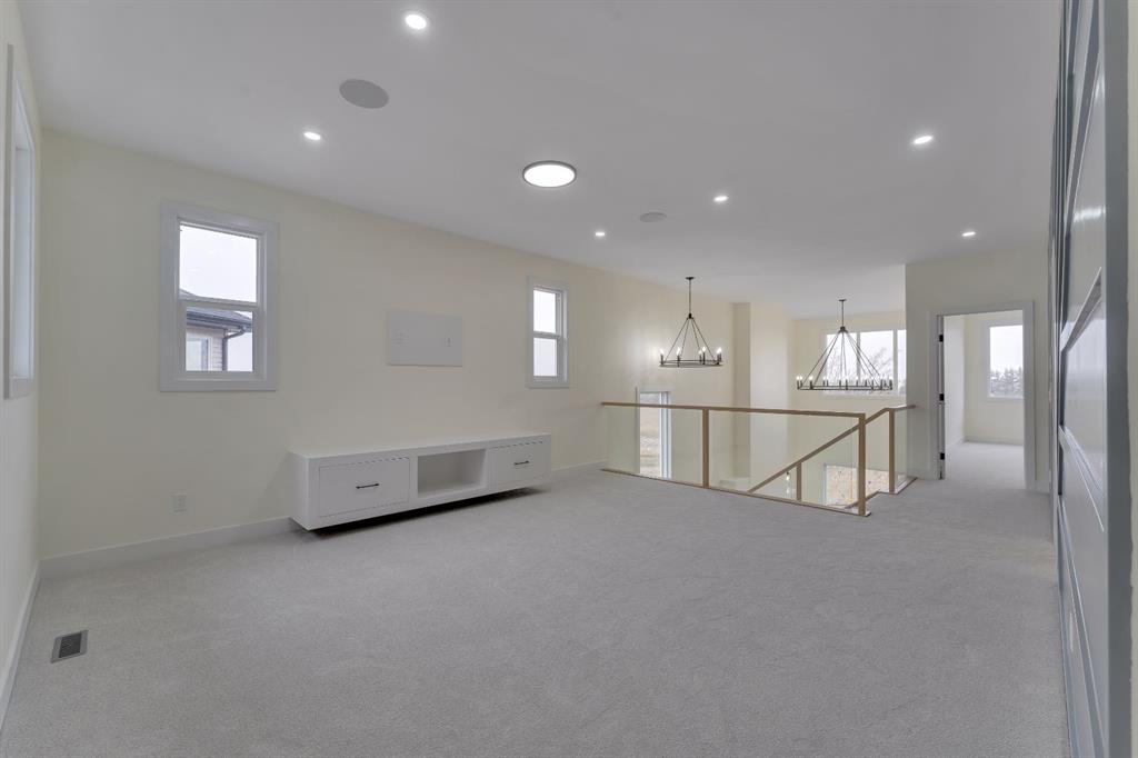183 Kinniburgh Loop