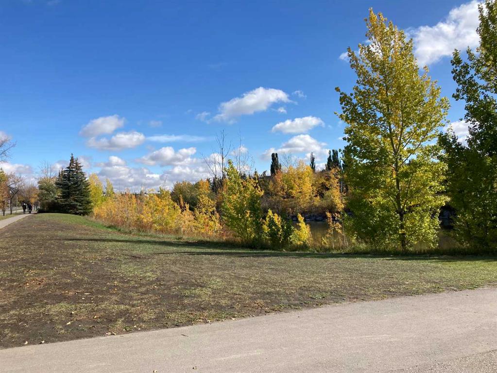 246 Inverness Park SE