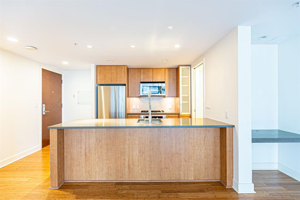 1118 12 Avenue SW, #801