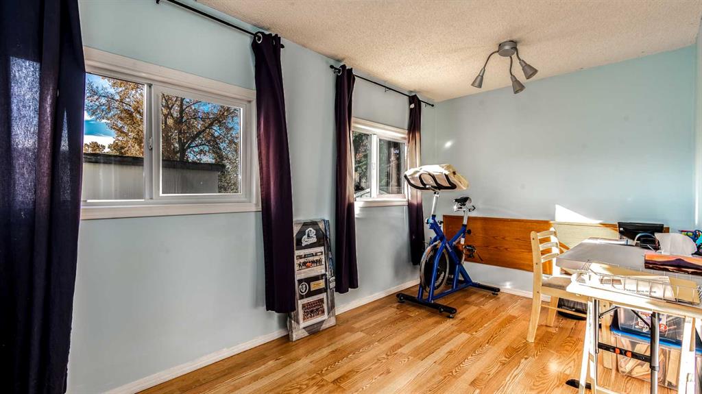 854 Brentwood Crescent