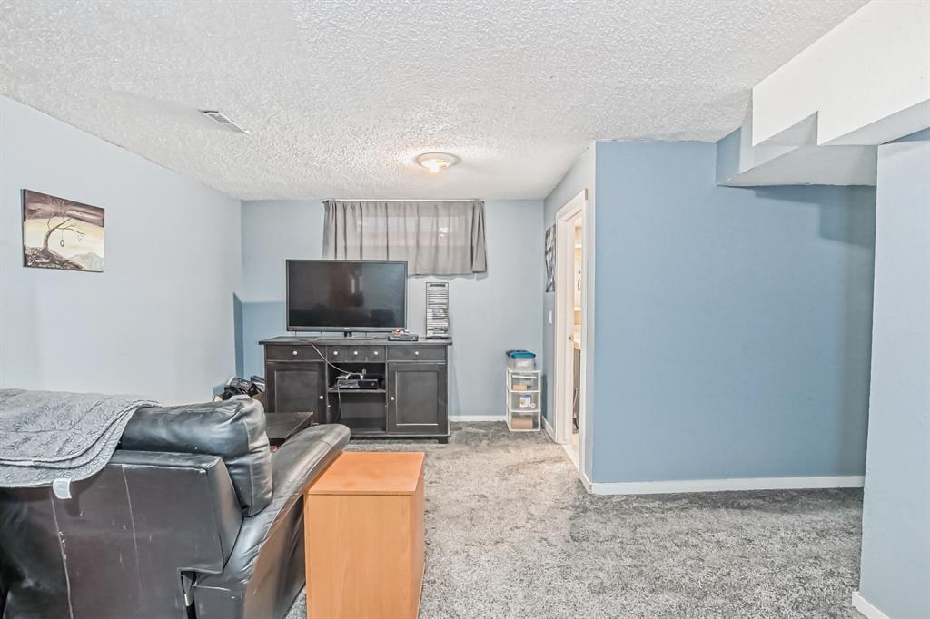 55 Erin Mount Crescent SE