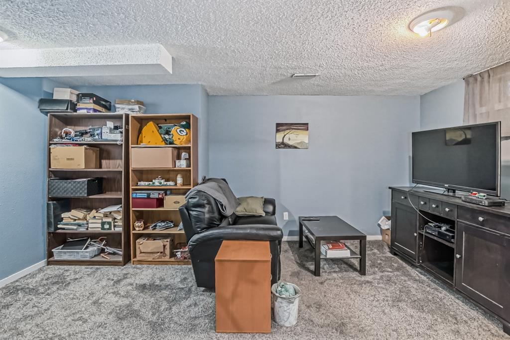 55 Erin Mount Crescent SE