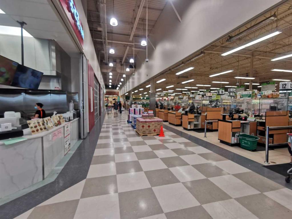 9650 Harvest Hills Boulevard NE, #Unit 8, #1000