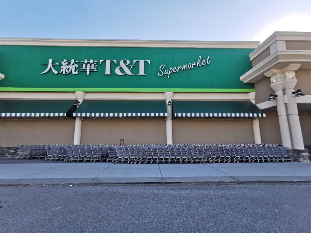 9650 Harvest Hills Boulevard NE, #Unit 8, #1000