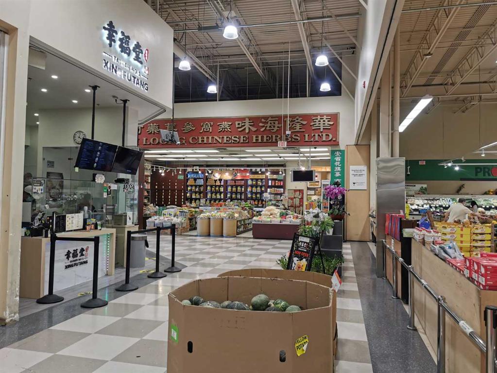 9650 Harvest Hills Boulevard NE, #Unit 8, #1000