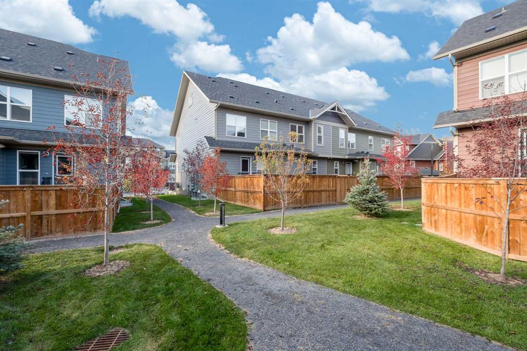 305 Cranbrook Square SE