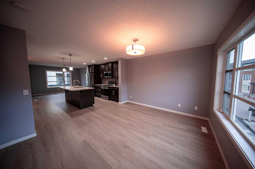 1008 Evansridge Park NW