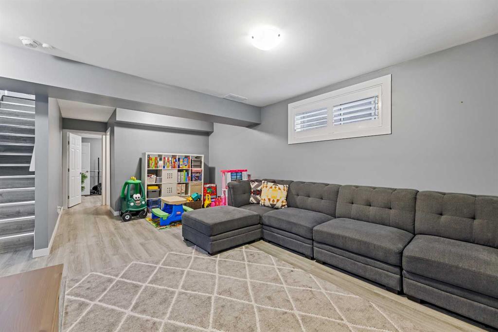 309 Marquis Heights SE
