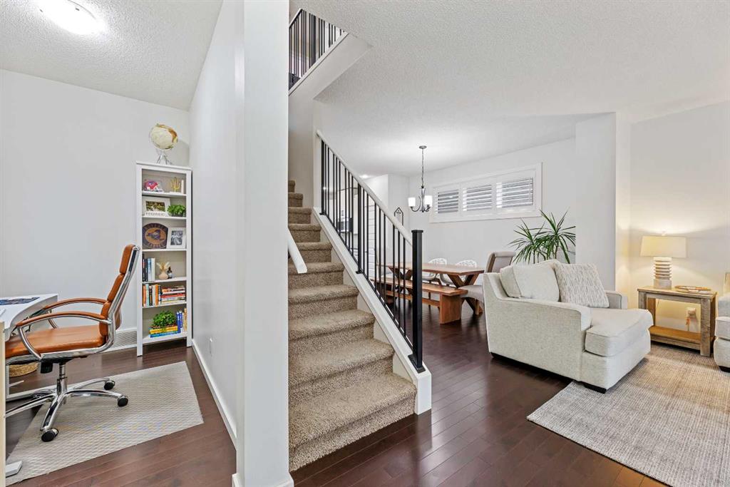 309 Marquis Heights SE