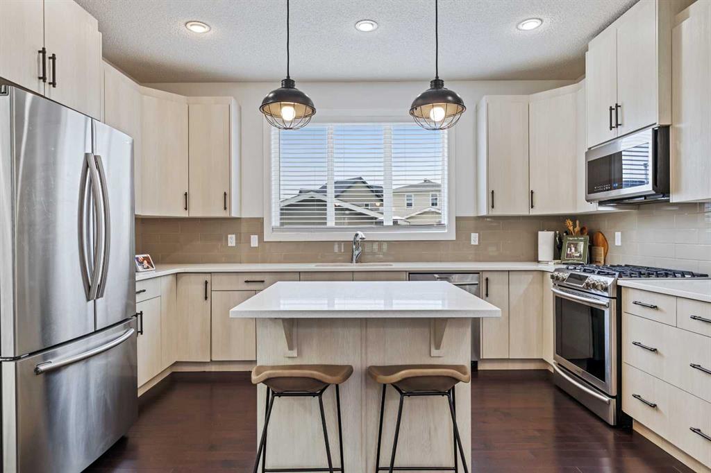 309 Marquis Heights SE