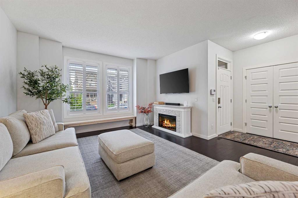 309 Marquis Heights SE