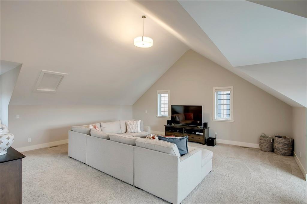 92 Beny-Sur-Mer Road SW