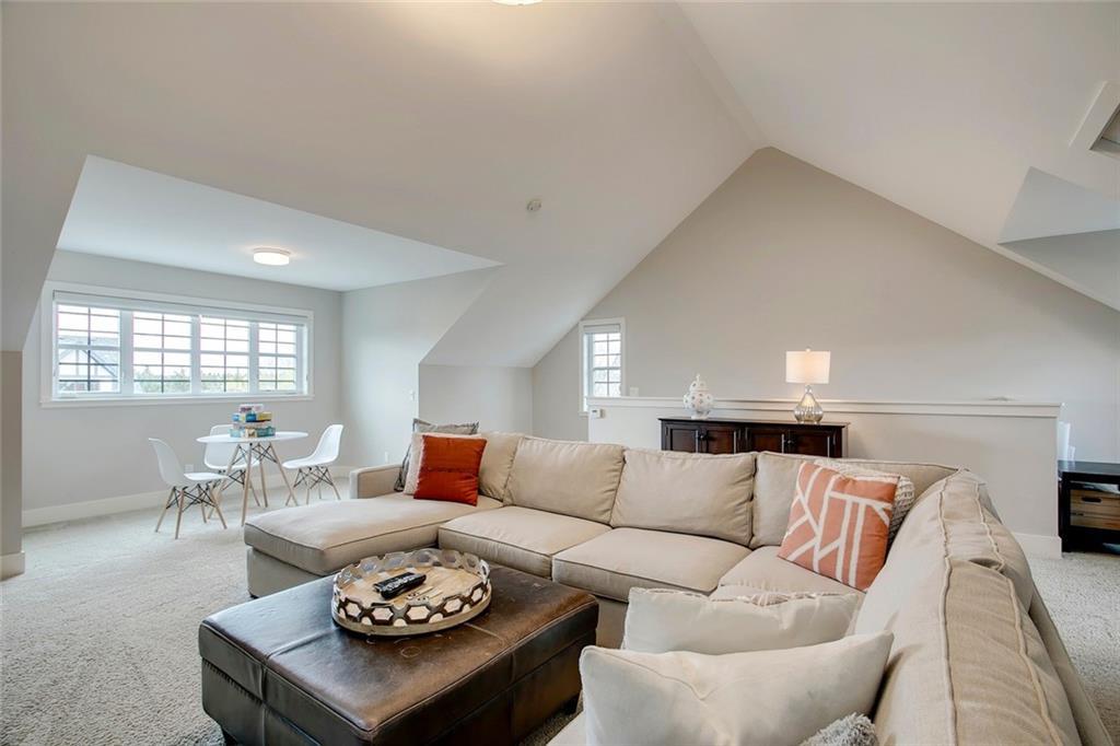 92 Beny-Sur-Mer Road SW