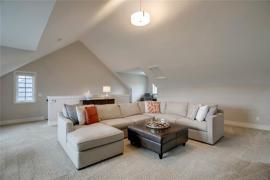 92 Beny-Sur-Mer Road SW