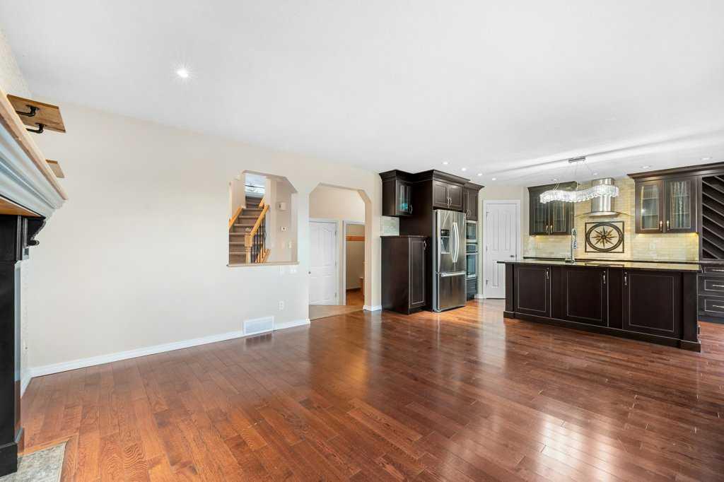 8 Crystalridge Close