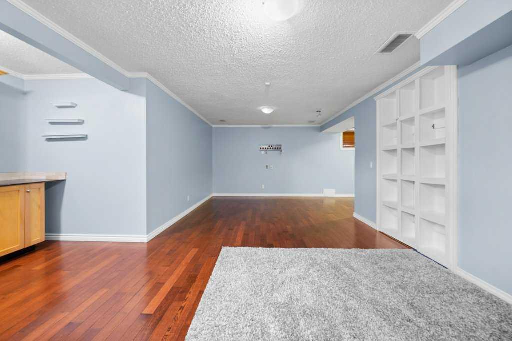 8 Crystalridge Close