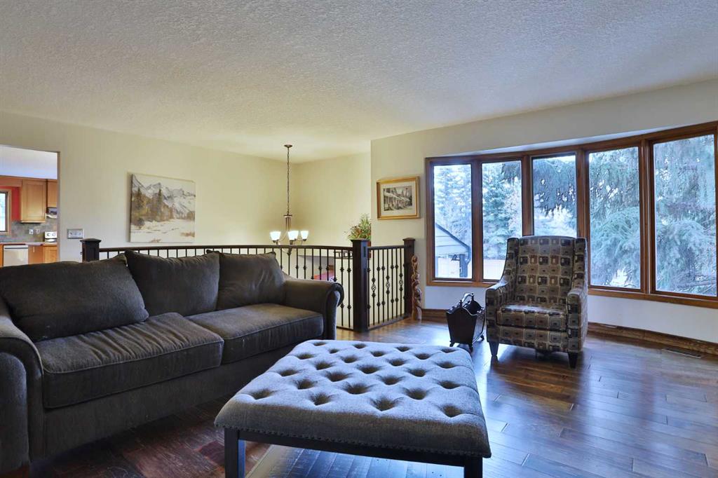 396 Strathcona Drive SW
