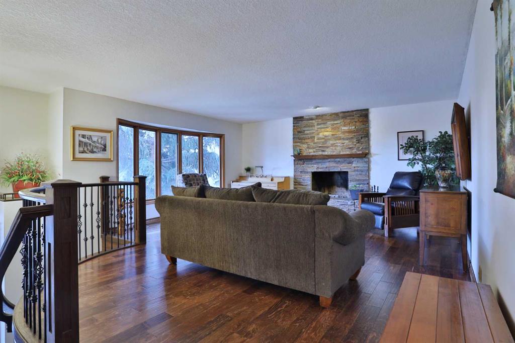 396 Strathcona Drive SW