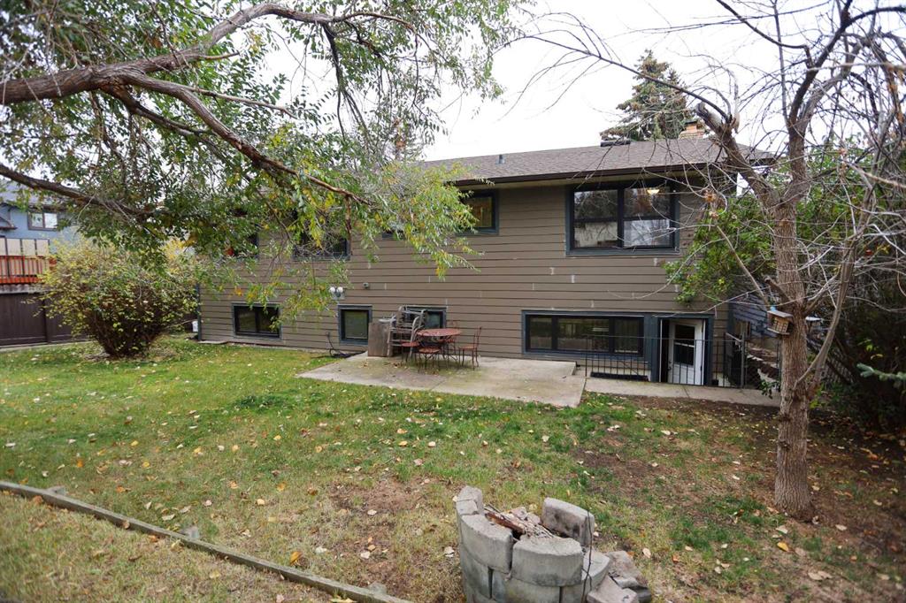 396 Strathcona Drive SW