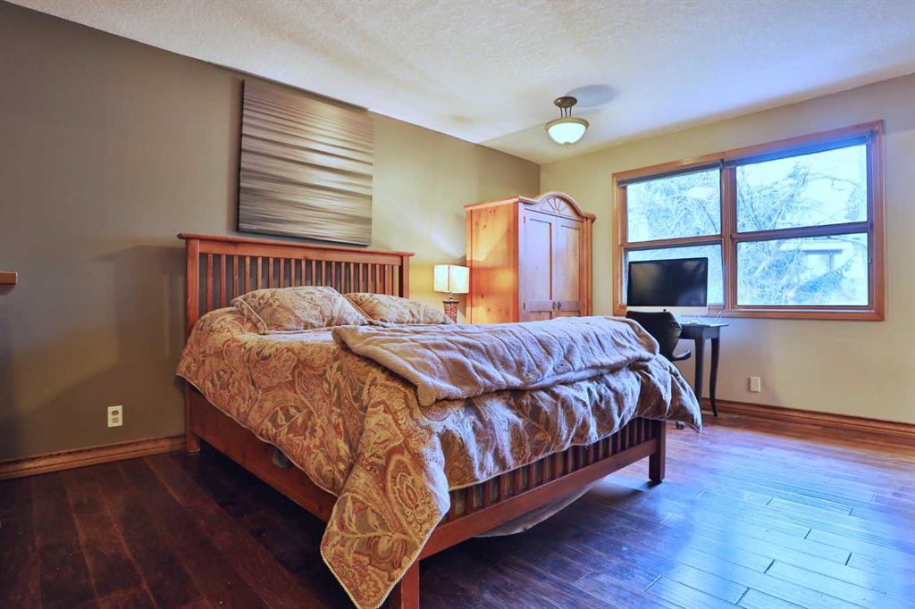 396 Strathcona Drive SW