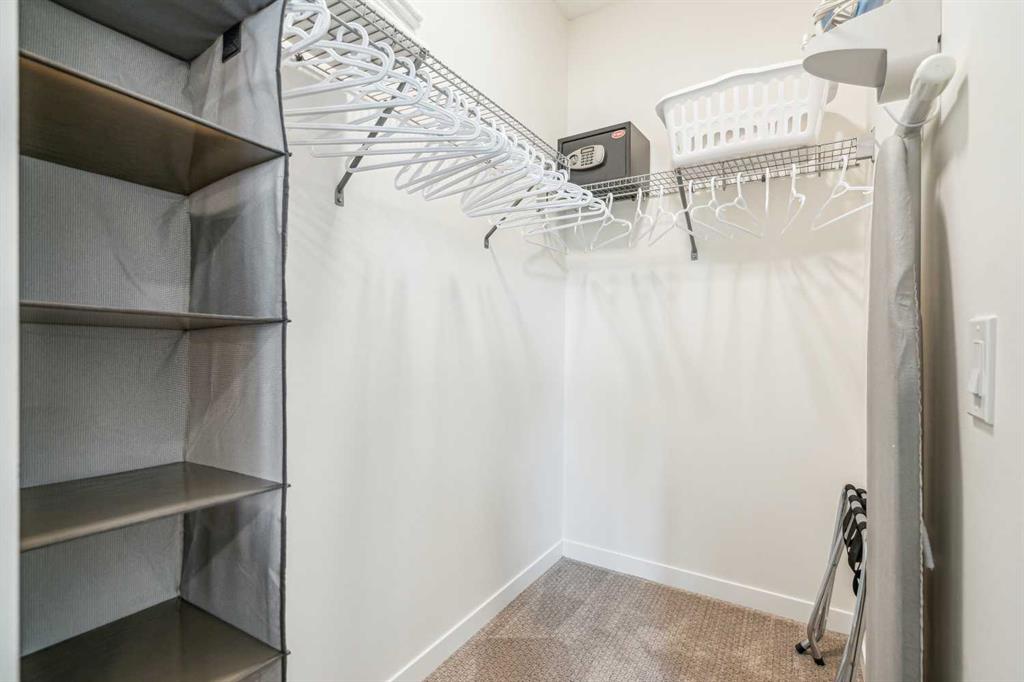 614 Greenbriar Common NW